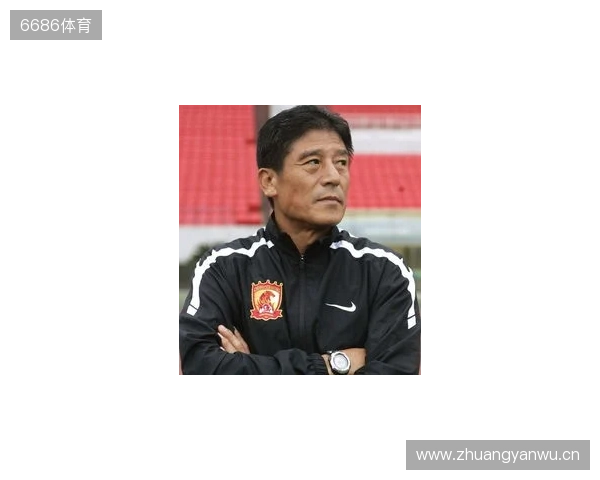 渝媒：李章洙在重庆被球迷请吃火锅，他直接吃的红锅微辣